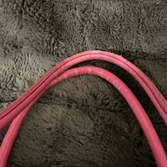 Super dope hot pink shoulder bag. - Picture 5 of 7